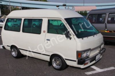 Автостекло Nissan Vanette I